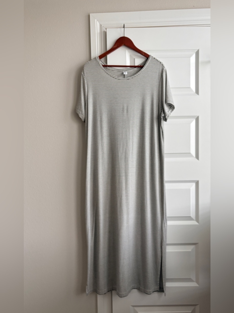 Old Navy XL Striped Short-Sleeve Maxi Midi Dress - White & Black